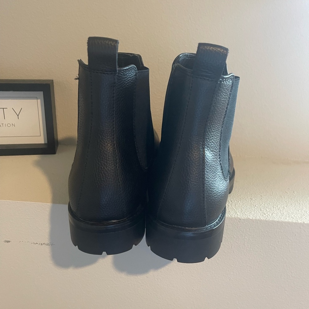 Brand New Nordstrom Chelsea Ortholite Black Leather Boot - Picture 2 of 5